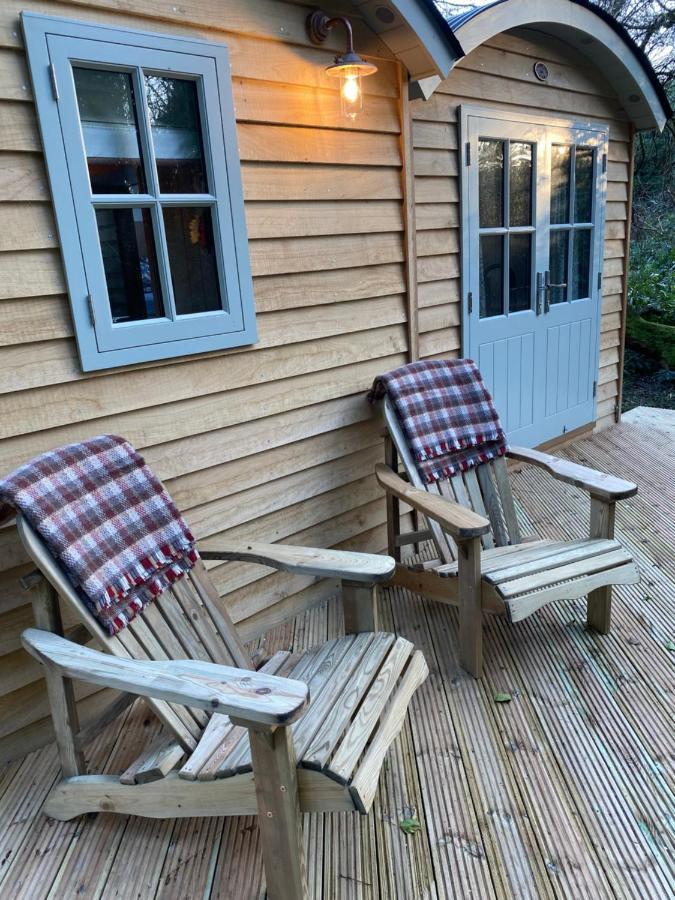 Chez Maurice Luxury Shepherds Hut With Bath And Hot Tub Kelling ภายนอก รูปภาพ