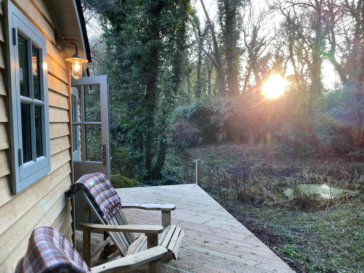 Chez Maurice Luxury Shepherds Hut With Bath And Hot Tub Kelling ภายนอก รูปภาพ